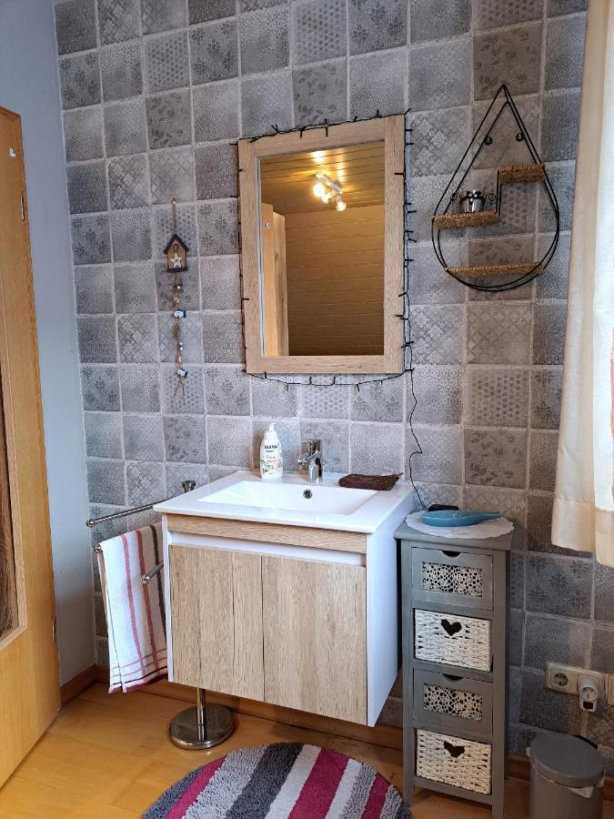 Ferienwohnung Sonja Mit Garten Und Freisitz Steinwiesen Luaran gambar